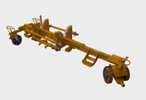 KEP-Metal-Solutions-chariot-mise-en-place-bombe-avion-chasse